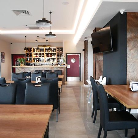 Przystanek Roszkow -Noclegi I Restauracja Bagian luar foto